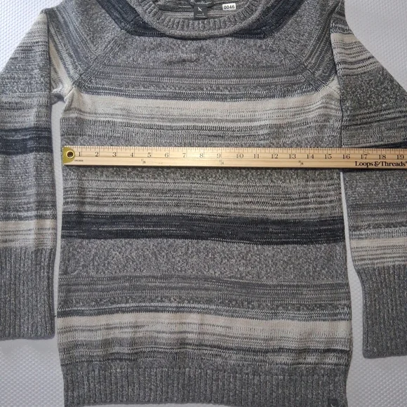 Womens Gray Striped Sweater - Picture 6 of 9